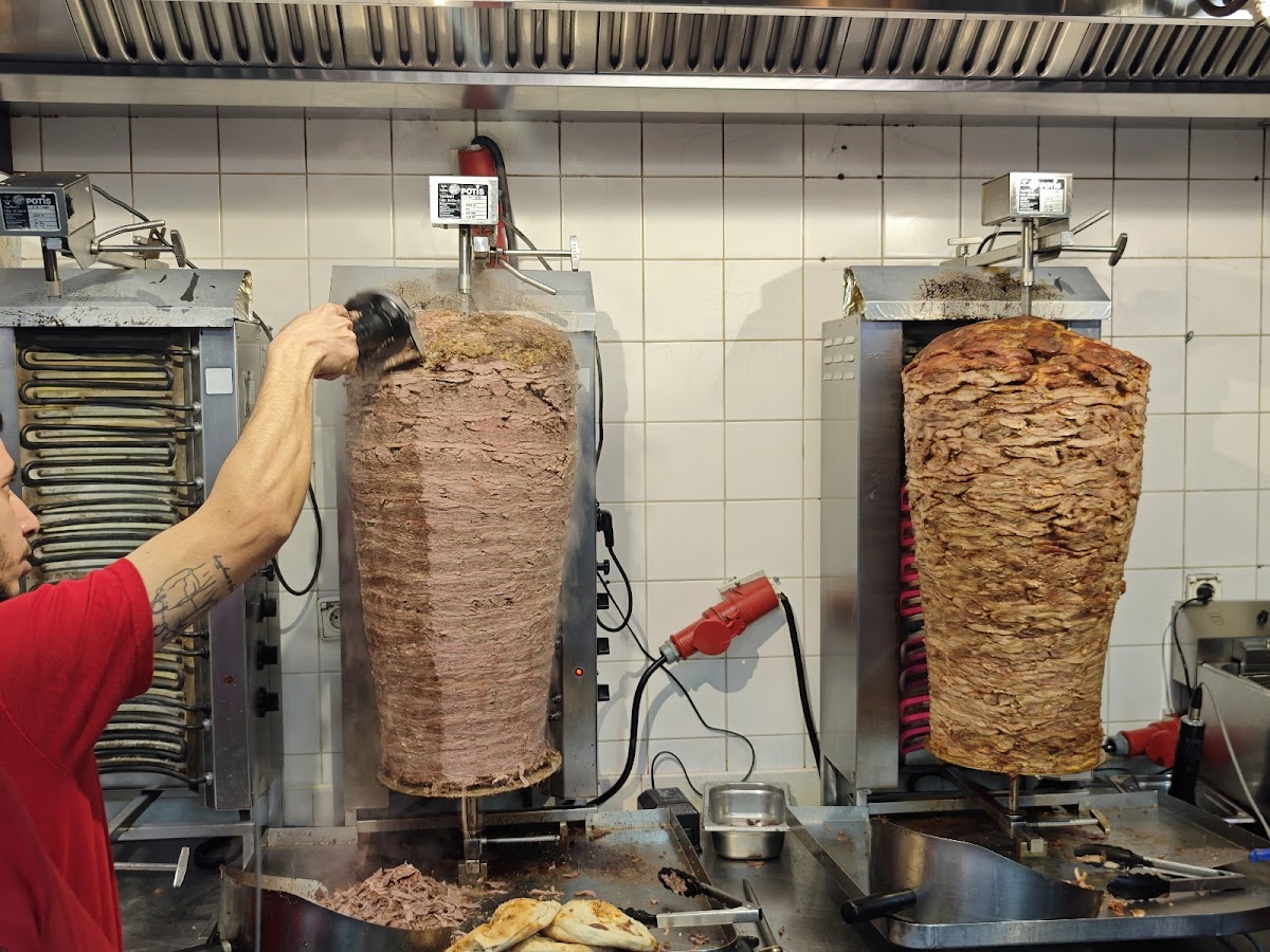 Özcan Döner Photo 4