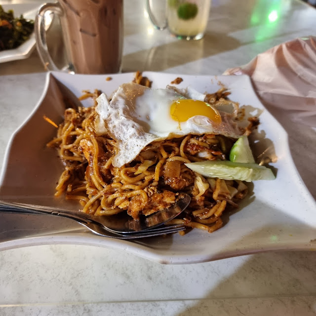 Fried Noodles with Egg