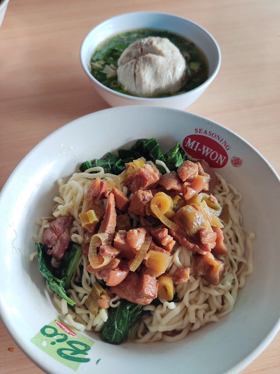 MIE AYAM & BAKSO SOLO MAS TRISNO Photo 6