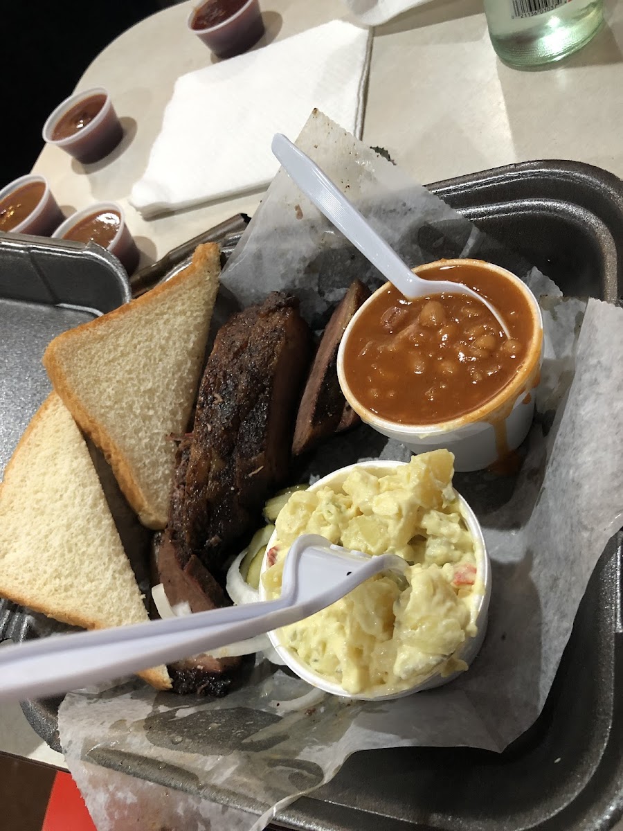 Smokin' Sisters BBQ and Catering To Go Photo 4
