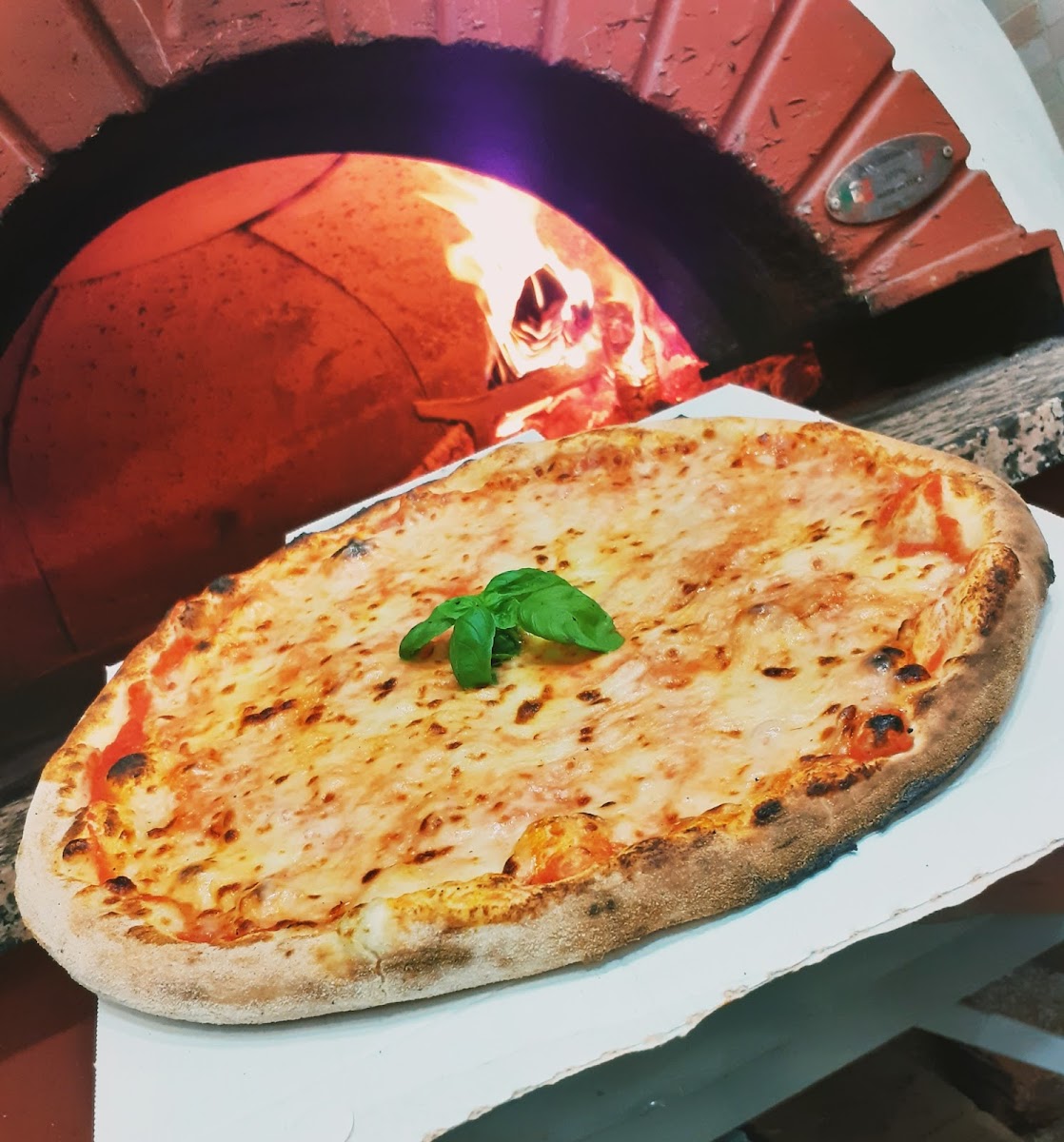 Leo Pizza Photo 3
