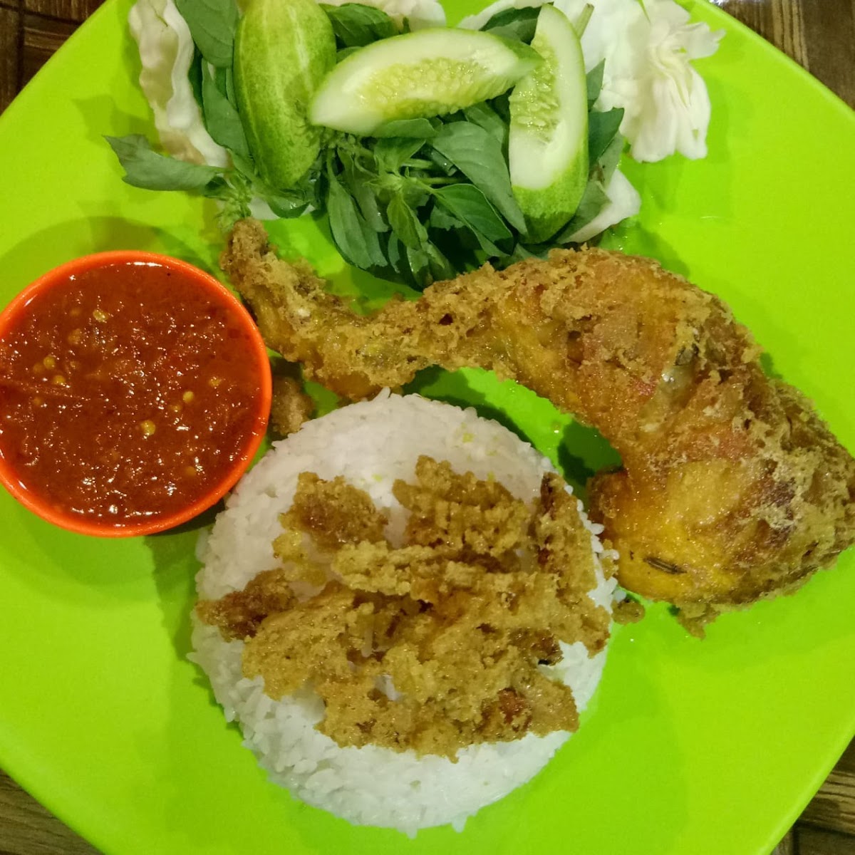 Pecel Lele dan Ayam Kremes 32