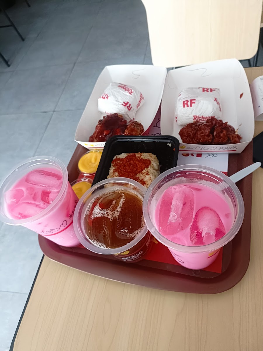 Richeese Factory Wiyung Photo 9