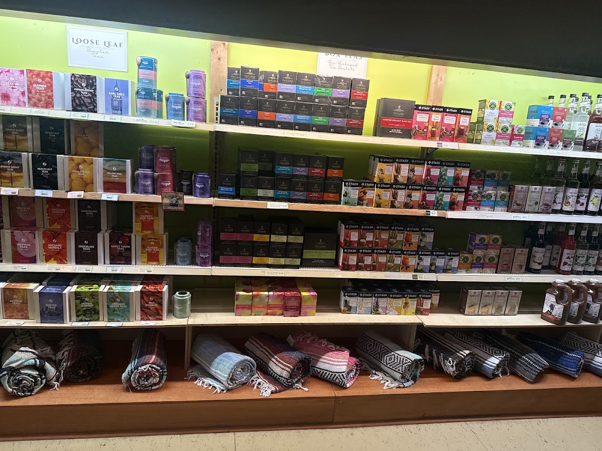 Chabom Teas + Spices Photo 4
