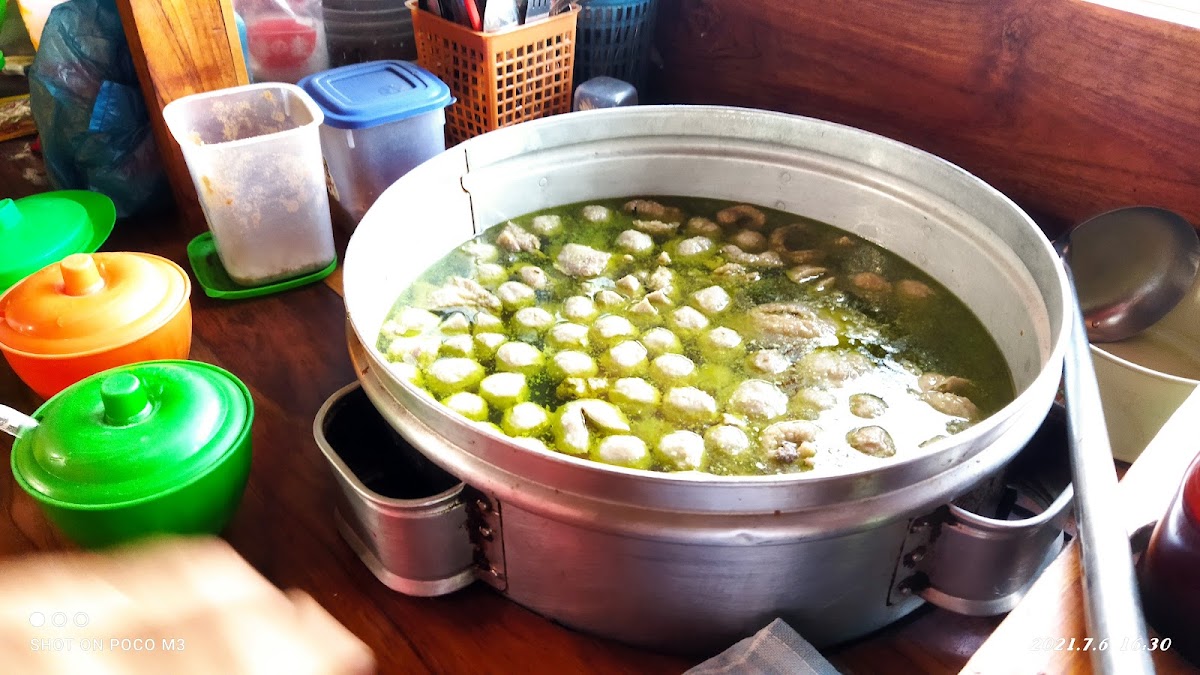 MIE AYAM & BAKSO MBAK MEGA ASLI WONG SOLO Photo 7