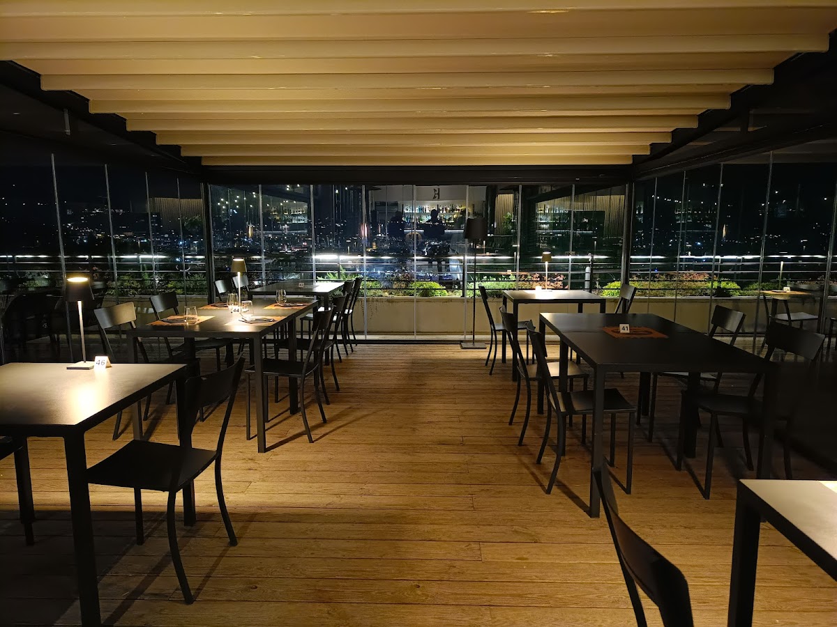 Koura - Experience Club Photo 3