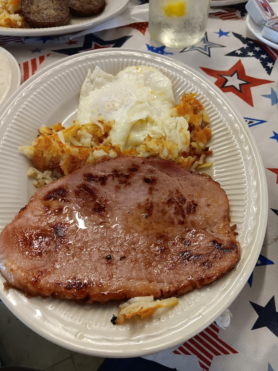 Hometown Diner Photo 7