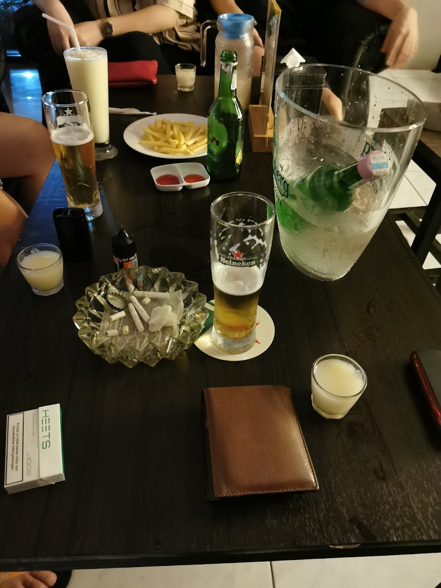 HOLLYBAR Photo 8