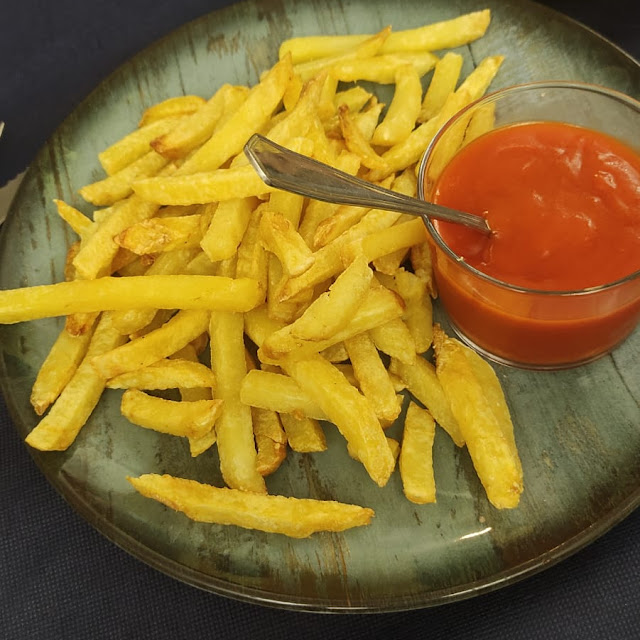 Patatas Con Salsa Brava