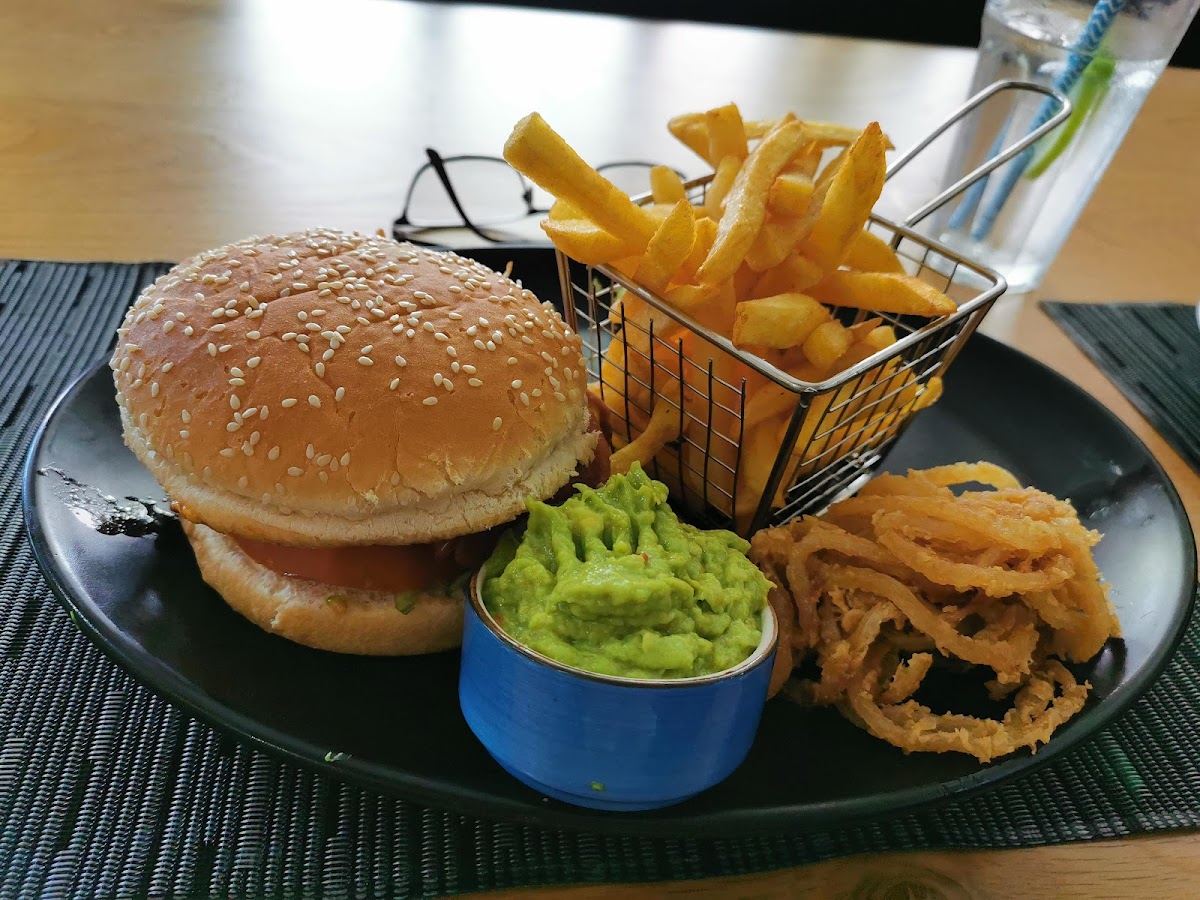Golden Feather Spur Halaal Photo 8