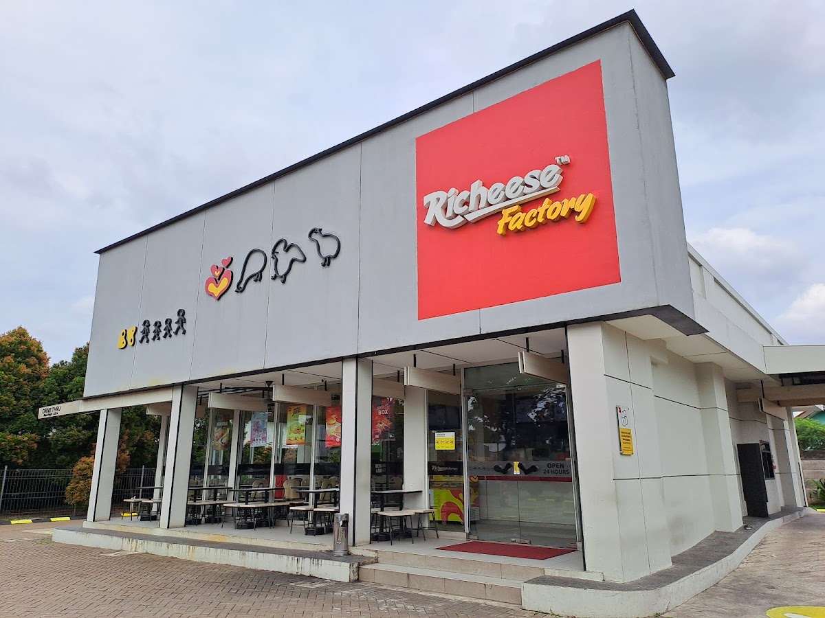 Richeese Factory Graha Raya
