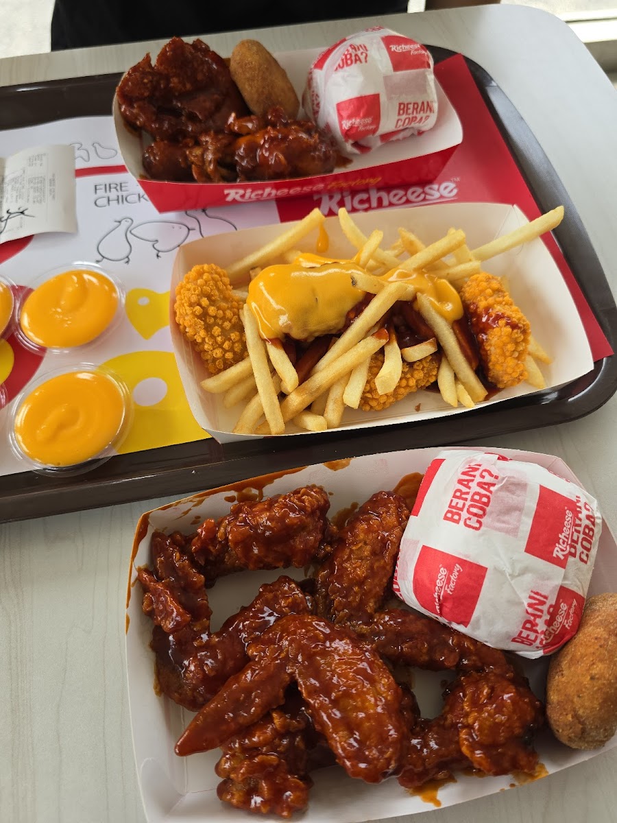 Richeese Factory Graha Raya Photo 3