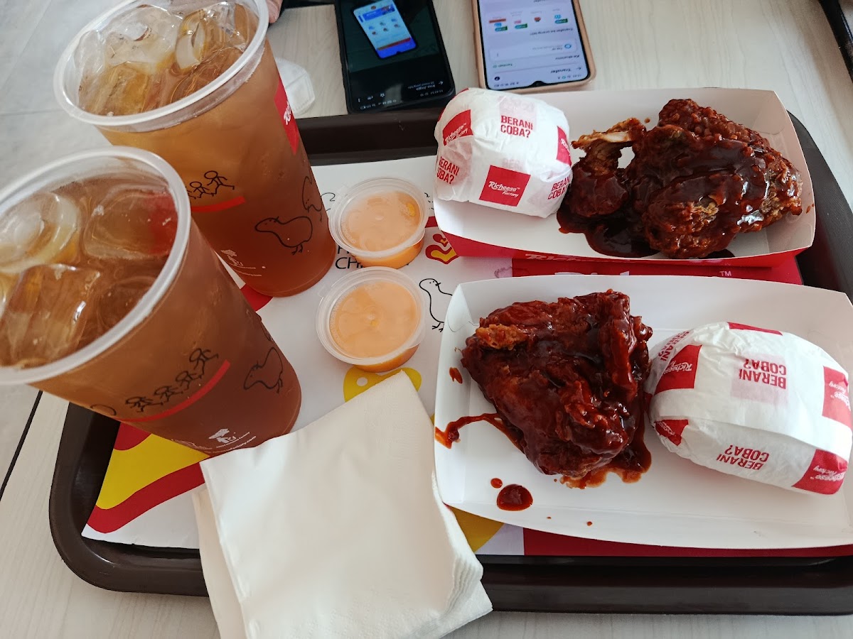 Richeese Factory Graha Raya Photo 4