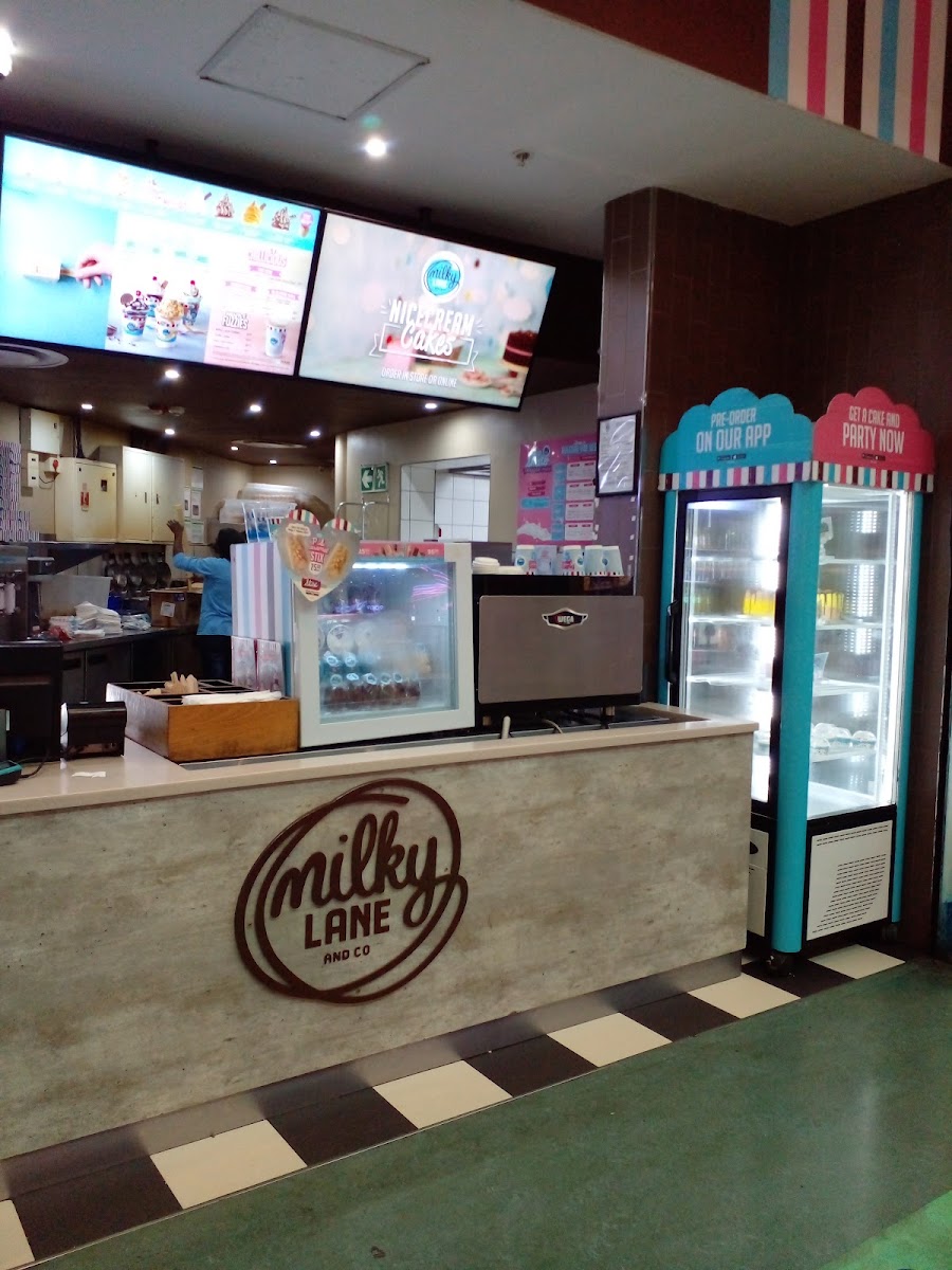 Milky Lane Canal Walk Photo 4