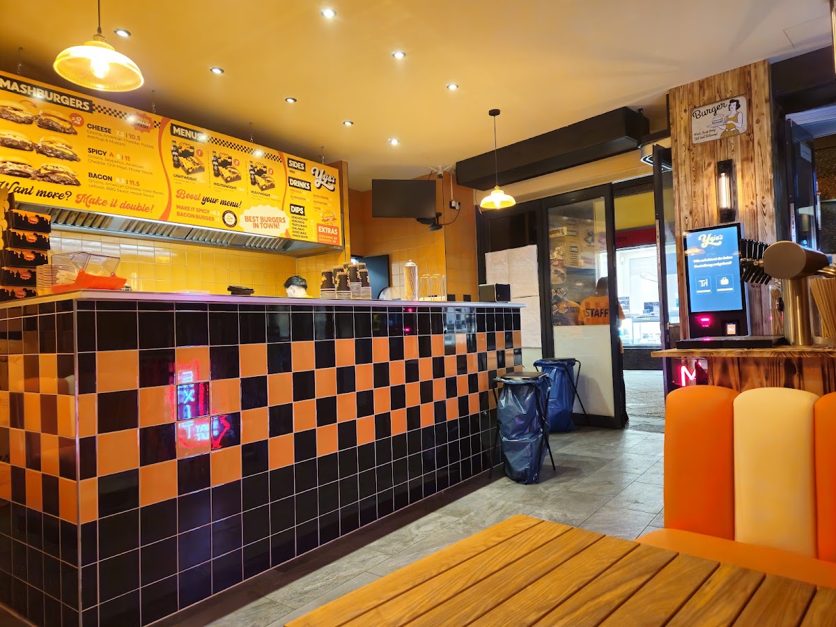 Yaja‘s Smashburger Photo 4
