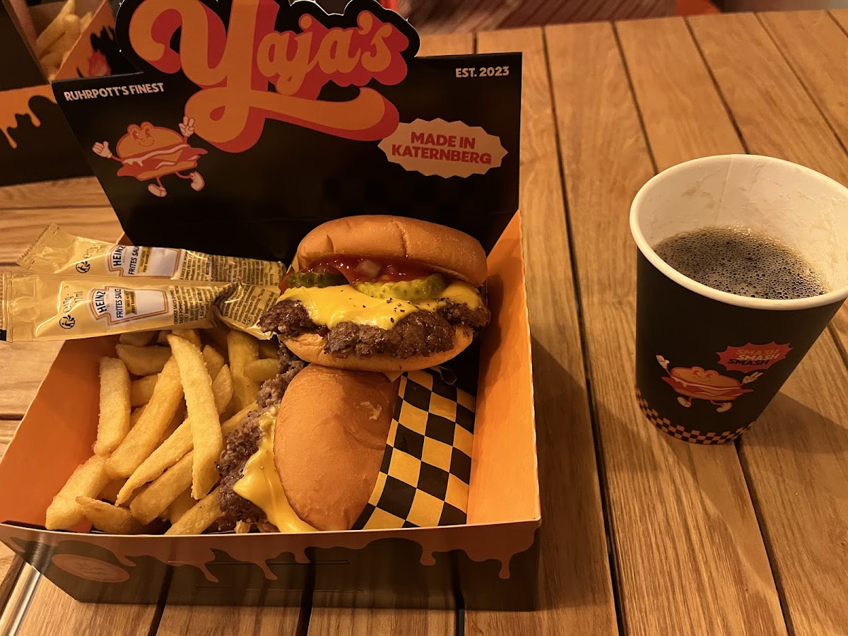 Yaja‘s Smashburger Photo 7