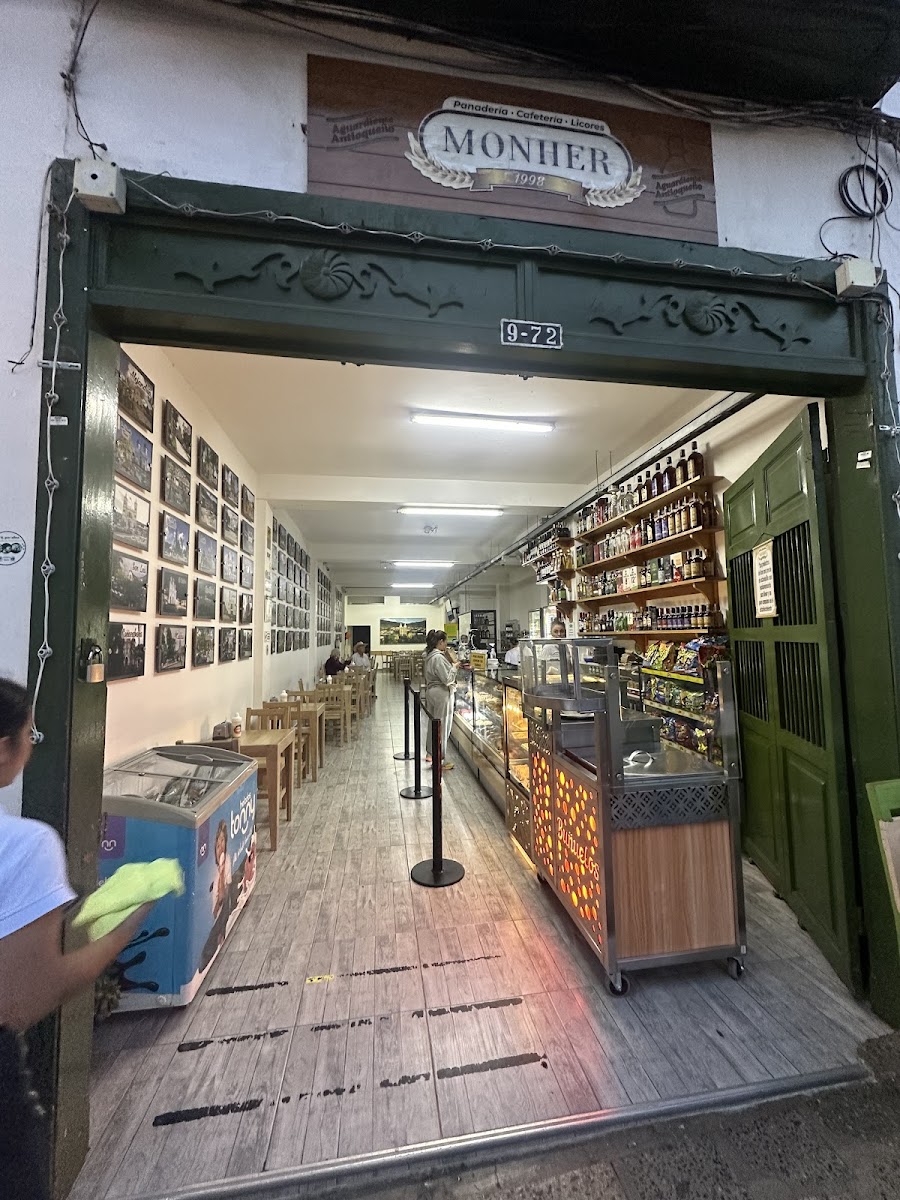 Panadería y cafeteria Monher Photo 6