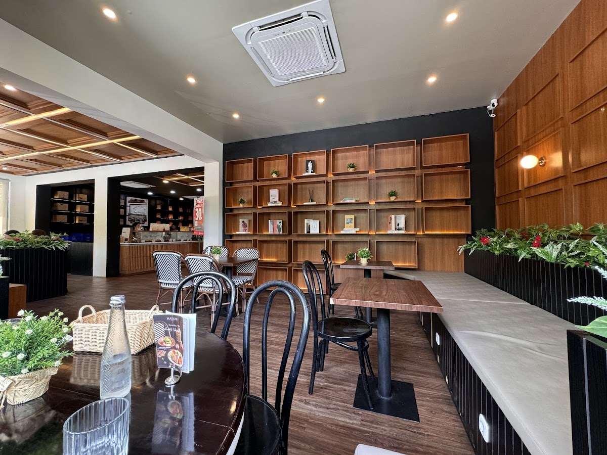 MAISON BLANCHE | Coffee Pastry & Cuisine