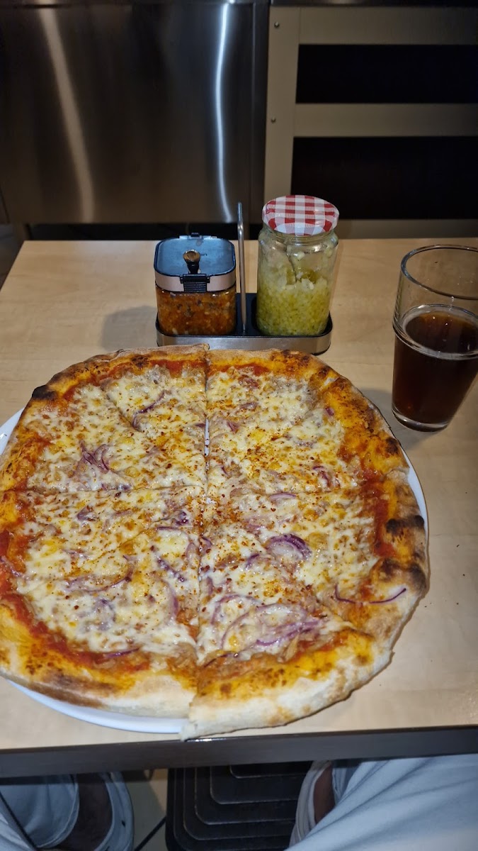 Camisino Pizza Photo 6