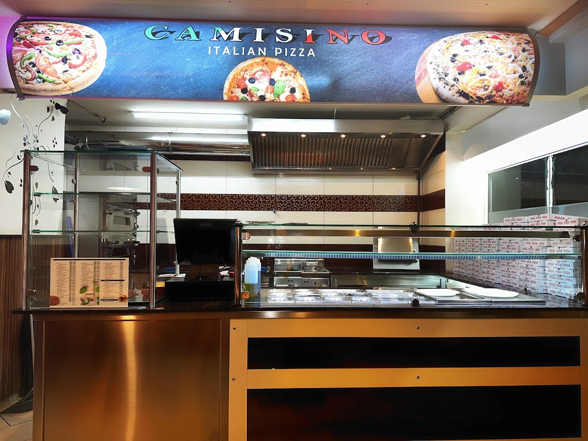 Camisino Pizza Photo 9