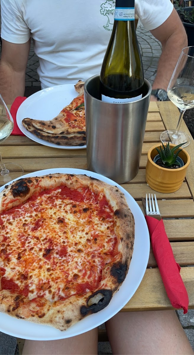 Ahis Pizza, Ulm Photo 9