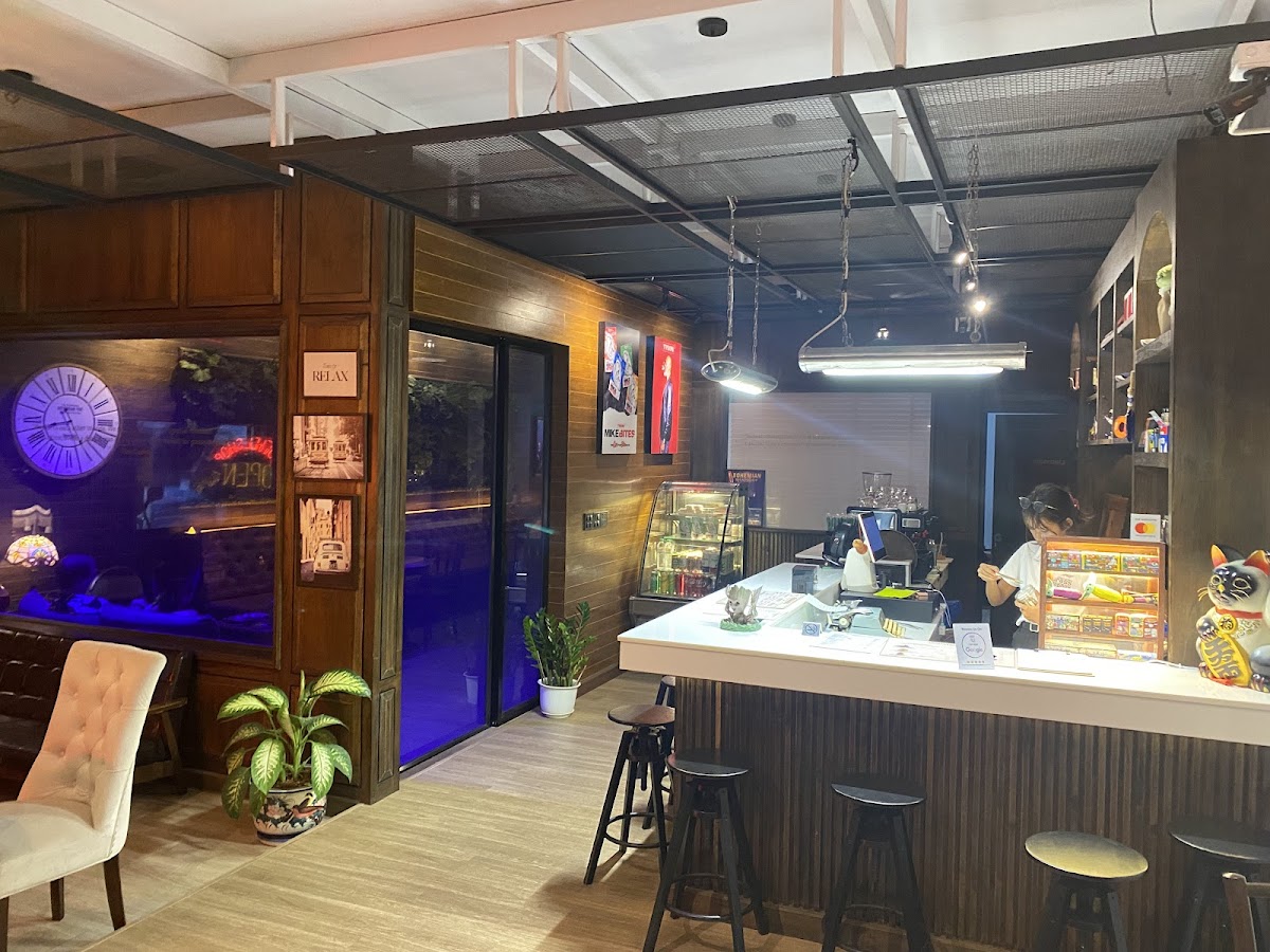 Grasshopper City Coffeeshop Photo 2