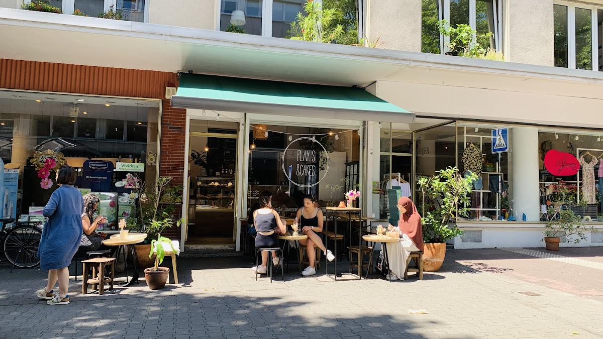Plants & Cakes - Raw Cakery & Juice bar