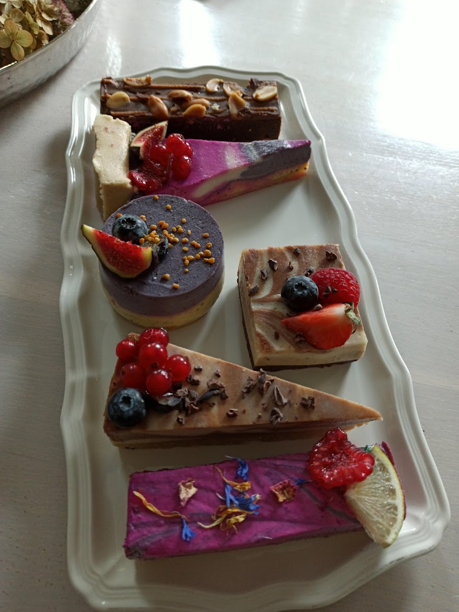 Plants & Cakes - Raw Cakery & Juice bar Photo 6