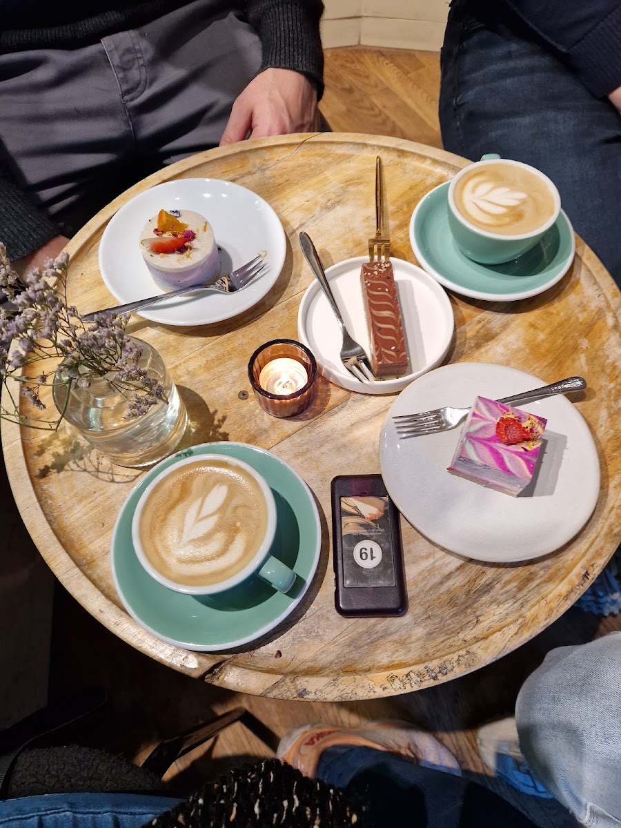 Plants & Cakes - Raw Cakery & Juice bar Photo 7