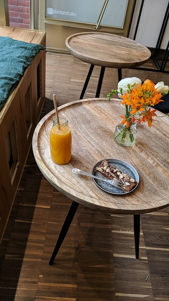Plants & Cakes - Raw Cakery & Juice bar Photo 8