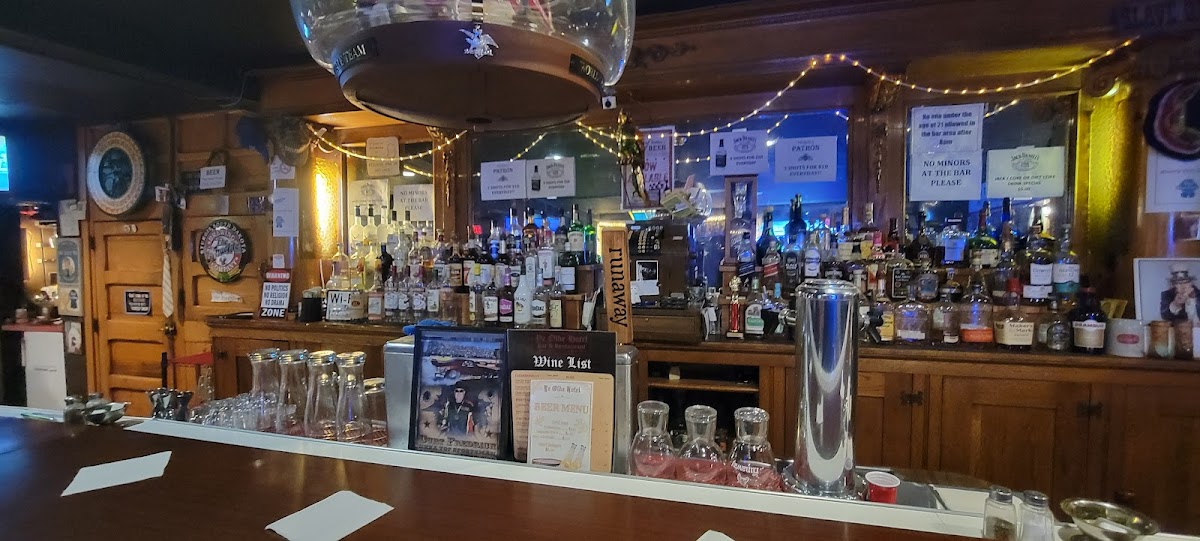 Ye Olde Hotel Bar & Restaurant