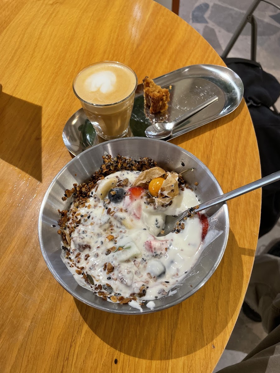Onda Cafe Foundation Photo 6