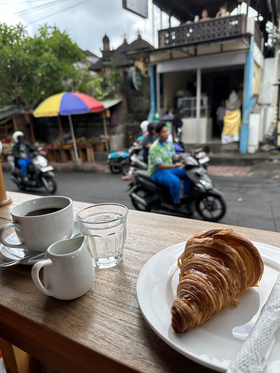 Warung Buana coffee and cocktail Photo 5