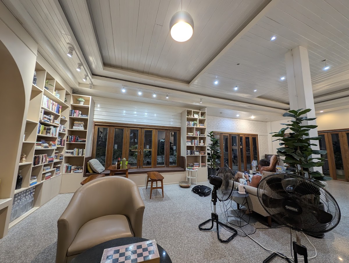 THIS IS A BOOK CAFE Photo 4
