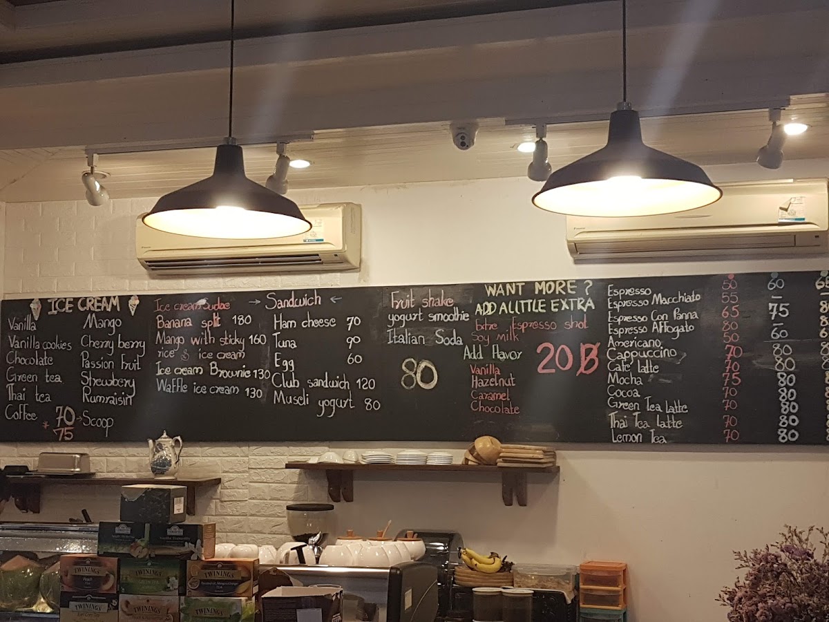 THIS IS A BOOK CAFE Photo Menu 4
