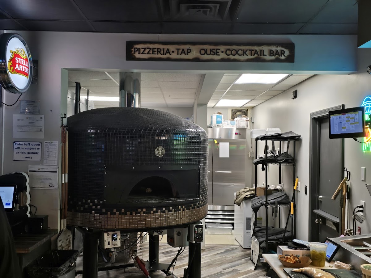 The Lounge - Pizzeria, Tap House & Cocktail Bar