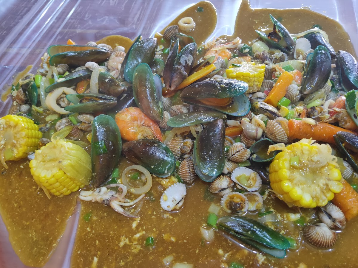Seafood Ali Action Photo 5