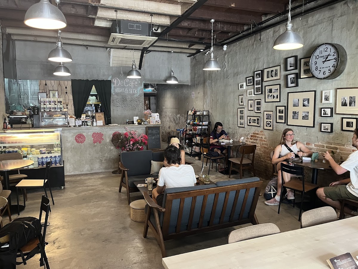 De Cafe & Rest House Photo 3