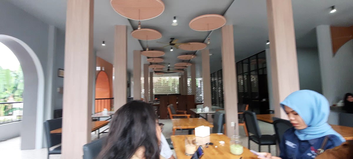 VIFE Cafe Photo 2