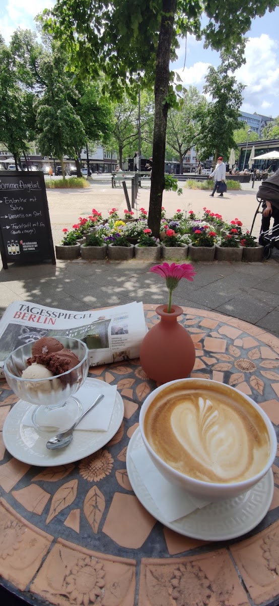 Café Roberta Photo 7