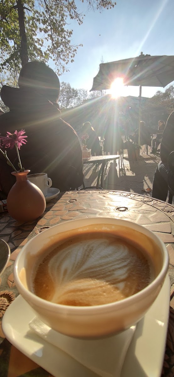 Café Roberta Photo 9