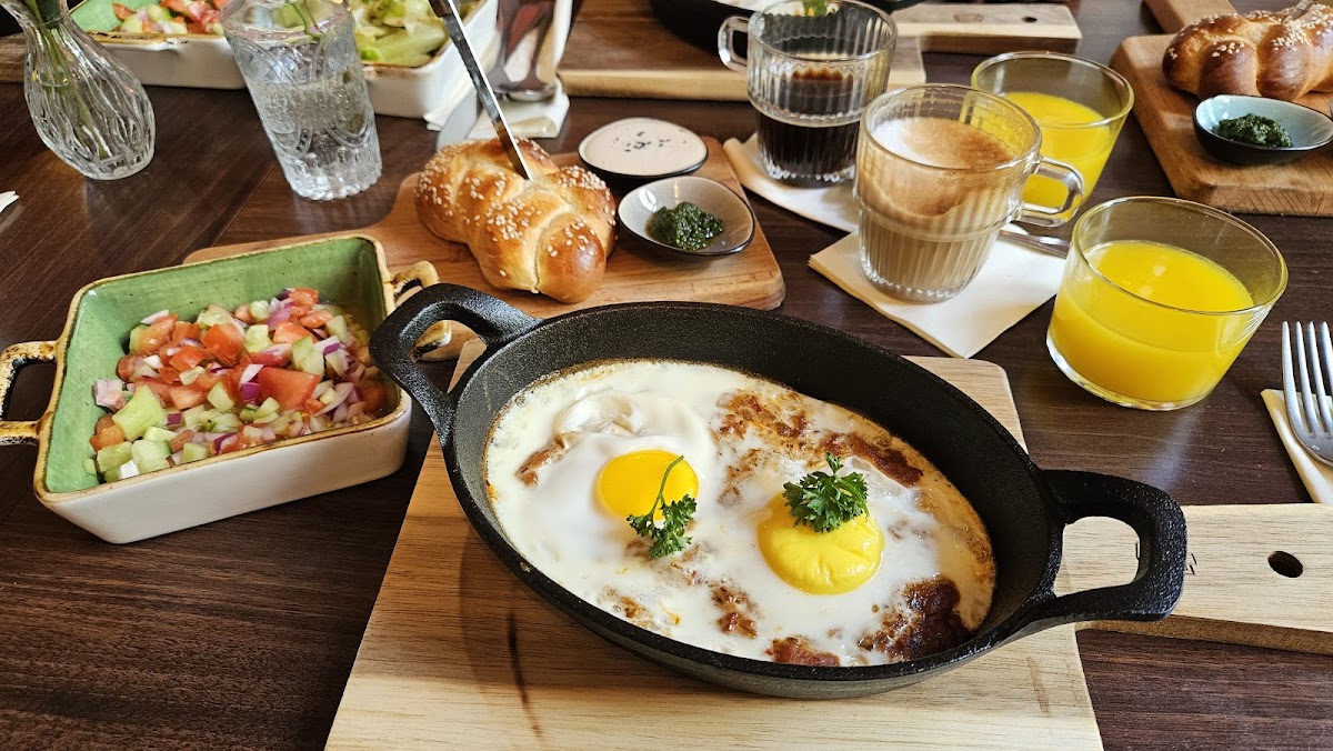 Konditush - The Breakfast Club Photo 4