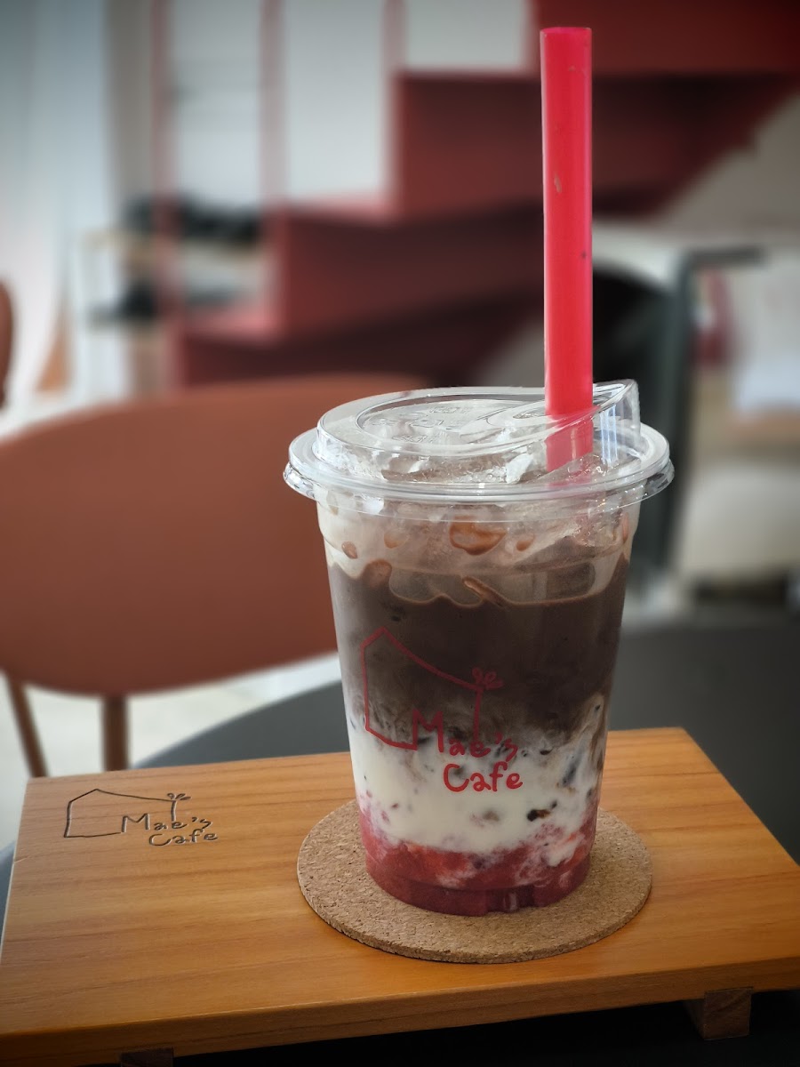 Mae's Cafe Coffee & Bakery Photo 6