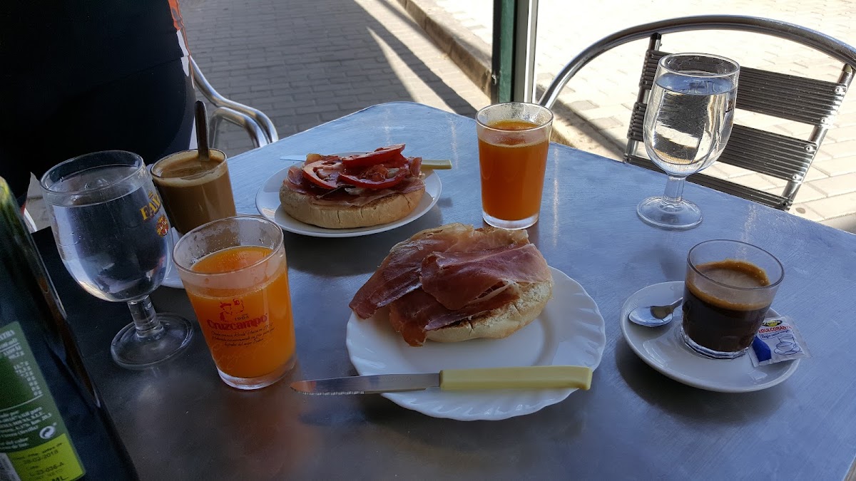 Cafetería Hispania Photo 2
