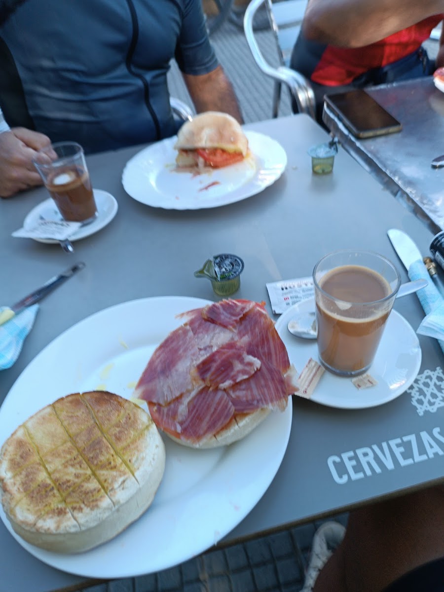 Cafetería Hispania Photo 5