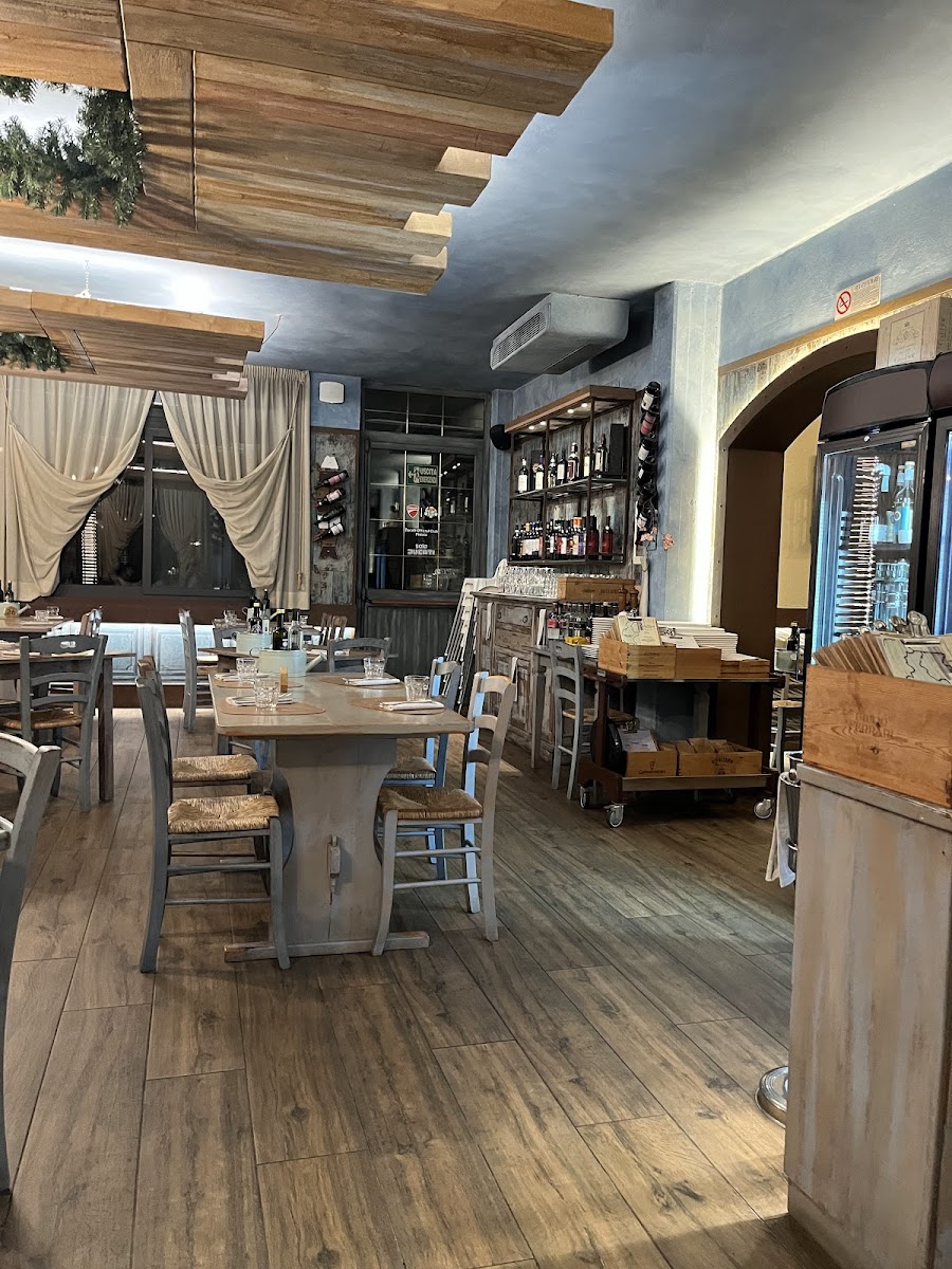 Around Tuscany Osteria Photo 3