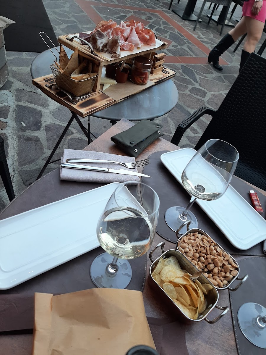 Around Tuscany Osteria Photo 5