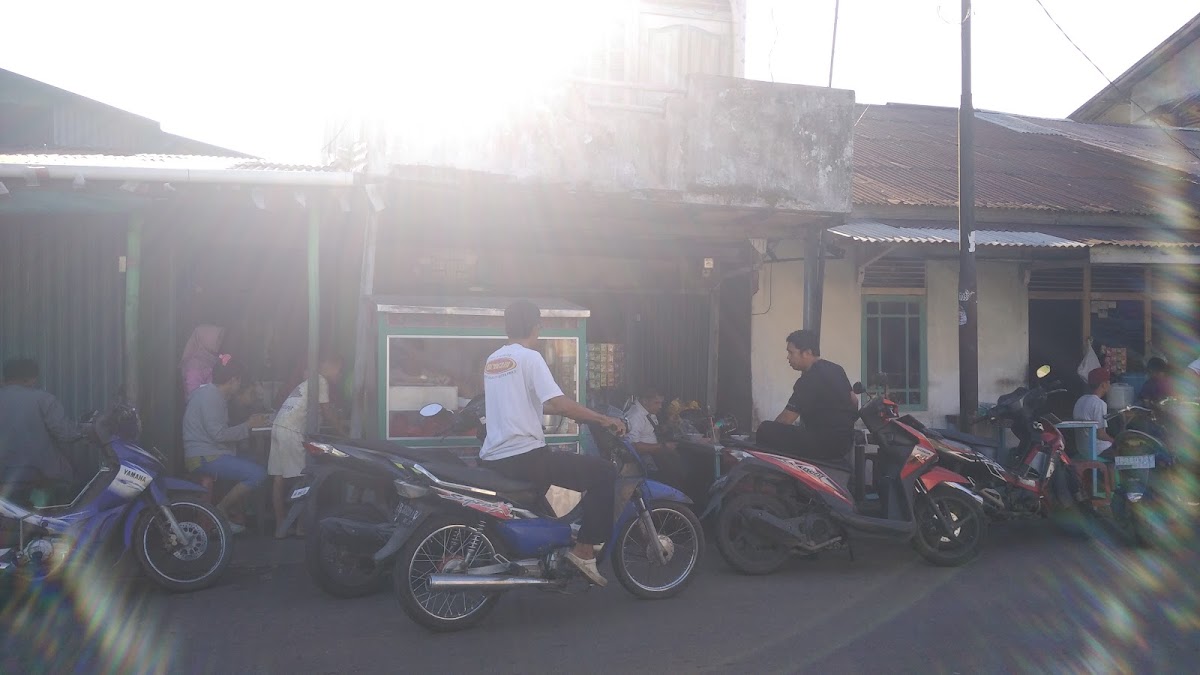 Warung Bubur Bakso & Nasi Kuning Mak Inan