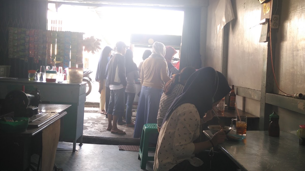 Warung Bubur Bakso & Nasi Kuning Mak Inan Photo 2