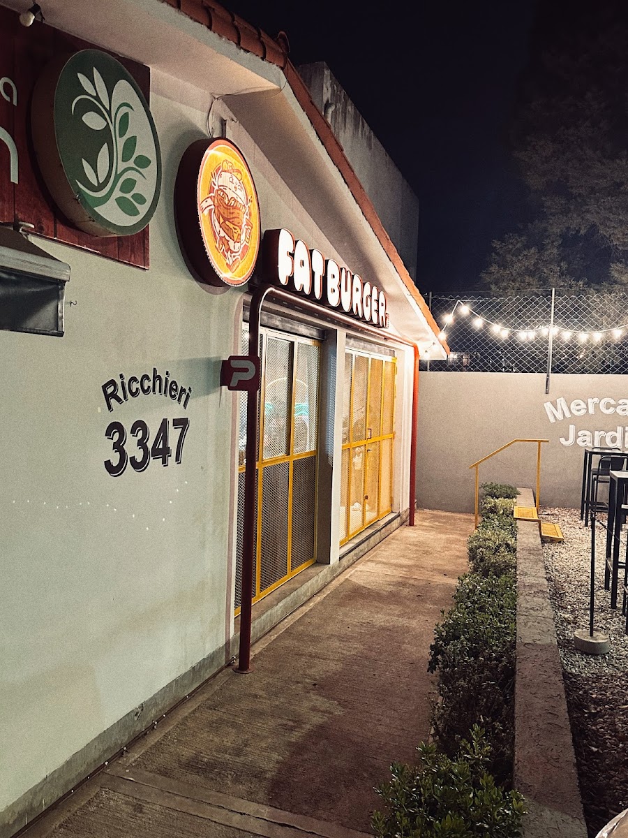 FAT BURGER [Barrio Jardín]
